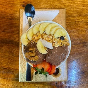 گرانول بادام زمینی و خرما
